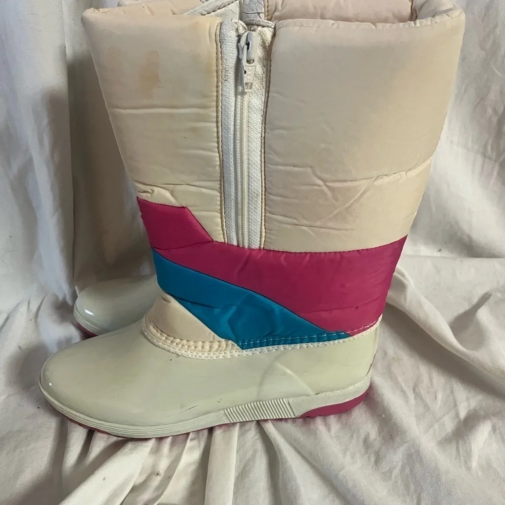 Vintage mudkats pink white and blue size 8 snowboots or mud boots